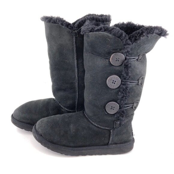 UGG Bailey Button Triplet Sheepskin Winter Boots 6 - Picture 2 of 13